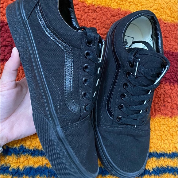 Vans Old Skool, Size 7.5 - Picture 2 of 2